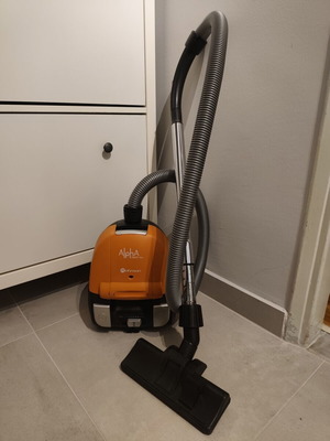 Rohnson R181 vacuum cleaner used, 1900W, 6-stage filtration