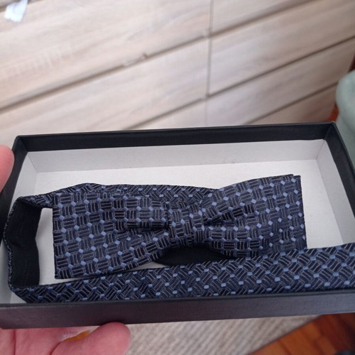 Suit set with vest and bow tie like new, gray
