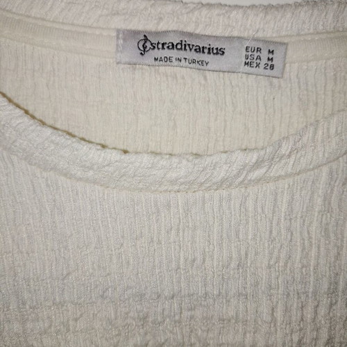 Blouse with three-quarter sleeves and ruffles Stradivarius like new, beige