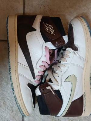 Jordan 1 High Travis Scott Custom Shoe Like New Size 44