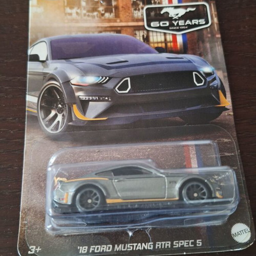 Hot Wheels Mustang 18 new