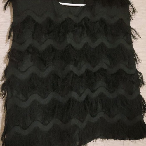 Black sleeveless top with fringes like new, size S
