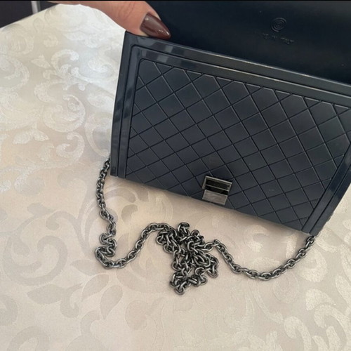 Chain bag with detachable strap like new, dark blue
