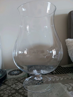 Glass vase large with foot like new