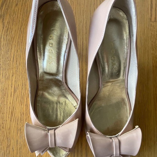 Patent leather pumps like new, size 37, beige pink