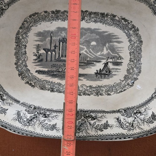 Ceramic bowl used with crack