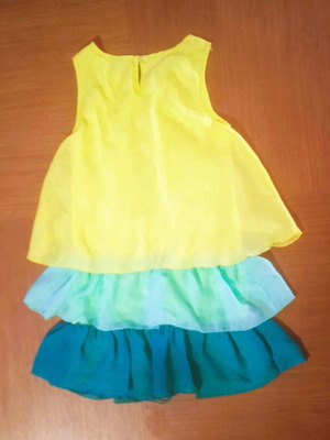 Colorful summer dress with layers like new, size 8-9Y