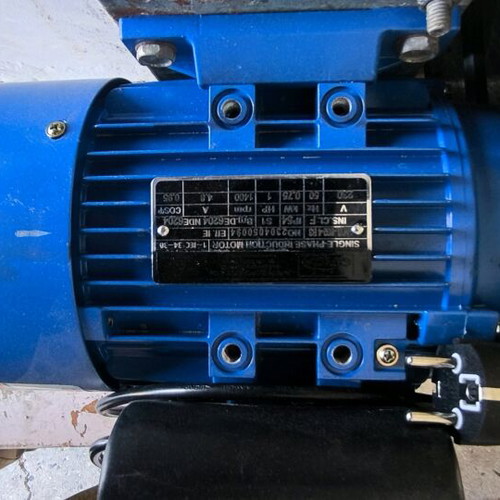 Etolia Grape Crusher Destemmer like new with 1000-liter bin