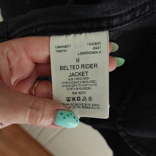 Lee long jacket with belt size M like new, black