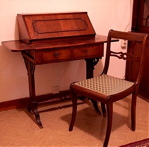 Secretair ξύλινο vintage και καρέκλα ξύλινη με υφασμάτινη επένδυση