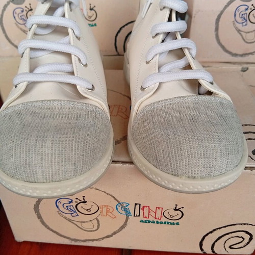 Gorgino anatomic baby shoes, size 27, new
