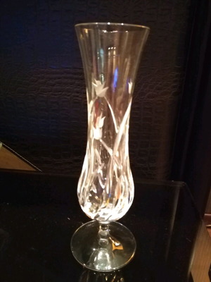 DaVinci crystal vase used with small chip