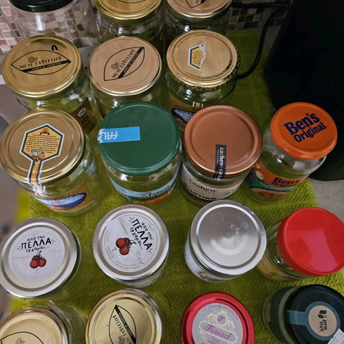 Jars in various sizes like new, set