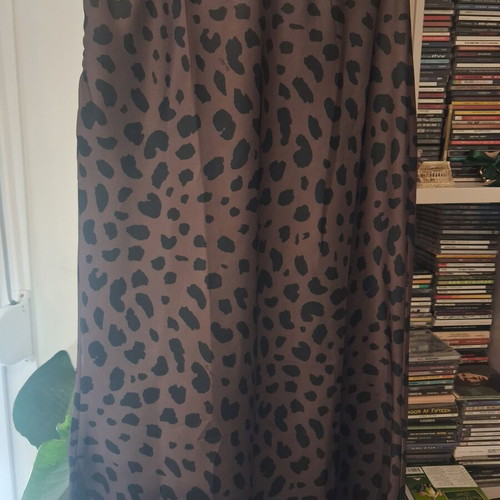 Leopard skirt like new with hidden elastic waist and side zipper
