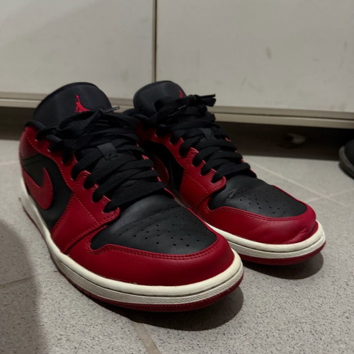 Jordan 1 Low Reverse Bred sneakers used, size 45, red