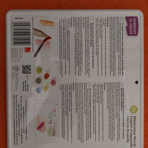 Derwent Academy watercolour pencils set of 24 like new in metal case