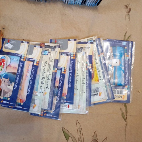 Tourist magnets new, pack of about 530 pieces