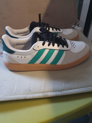 Adidas Breaknet Sleek athletic shoes new, size 39, white and green