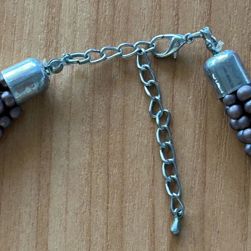 Set of 2 necklaces like new, silver and brown tones
