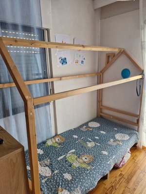 Children's bed house shape like new with mattress 0.90x2.10m