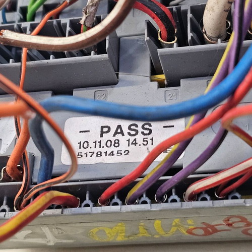 Car fuse box like new
