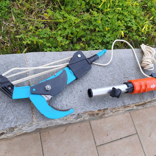 Aluminum Gardena 3m Combi-Type Pole with Pruner like new