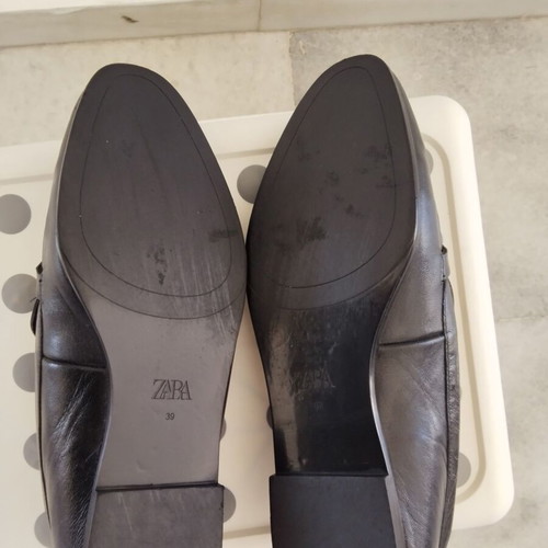 Zara leather loafers size 39, very good condition, black with gold details