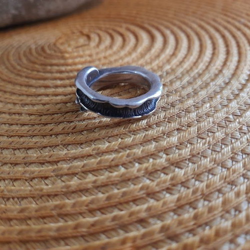 Silver 925 ring like new, size 9-9.5