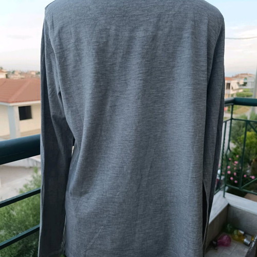 Blouse with sequin star L gray like new