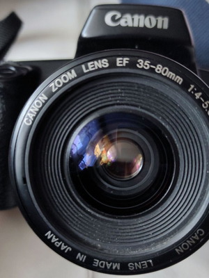 Canon EOS 1000F φωτογραφική μηχανή