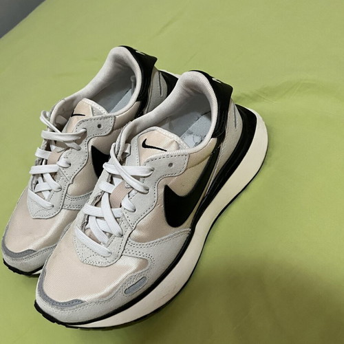 Nike sport shoes white, like new