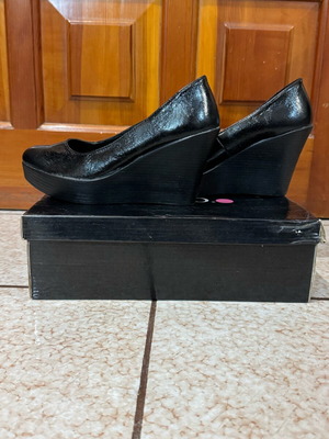 Women's black platform sandals like new, size 36