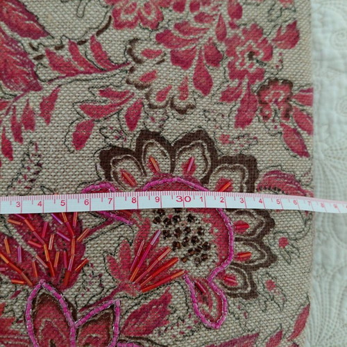 Summer handbag like new with wooden handles and embroidery