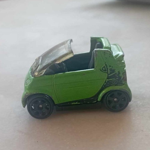 Collectible Smart for Two Coupe 2001 toy car used, Matchbox