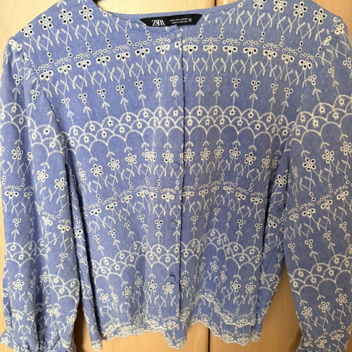 Zara crop shirt in perfect condition, white and blue, size L