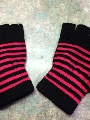 Striped gloves red black new, size small