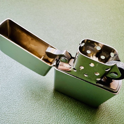 Zippo Street Chrome lighter, 2000 USA