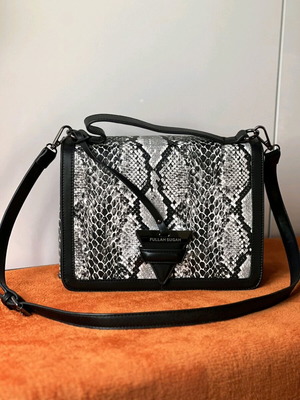 Fullah Sugah crossbody bag with snake print like new, faux leather, black-white