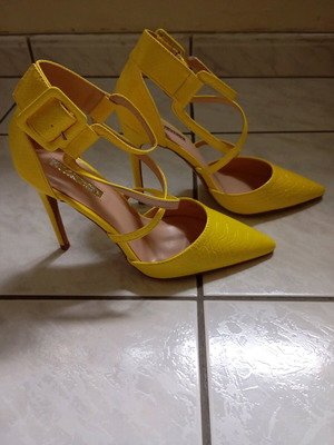 Yellow heels new, size 39, 10cm heel height
