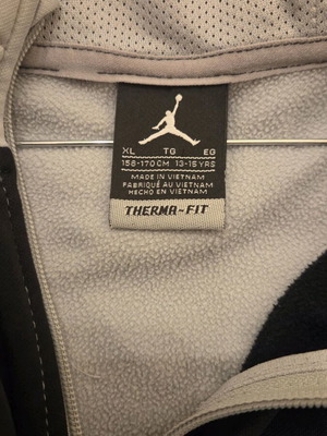 Nike Air Jordan fleece jacket kids XL used, gray