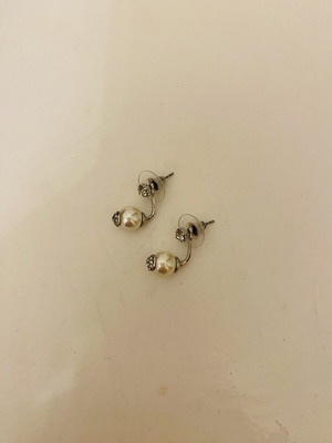 Oearl earrings double-sided, like new