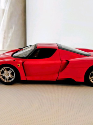 Enzo Ferrari 2002 model car 1:18 scale, like new, Hot Wheels