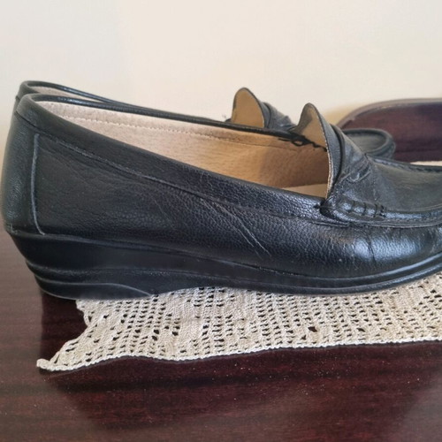 Leather anatomical pumps used, size 41, black