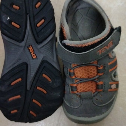 Teva kids sandals like new