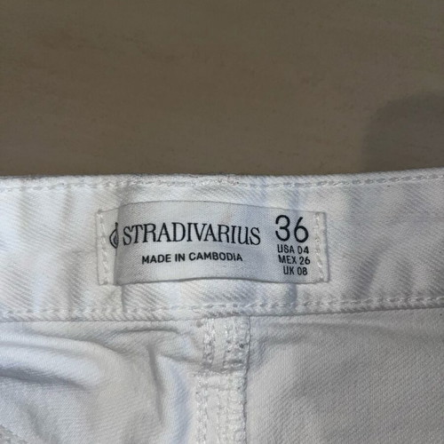 White Stradivarius shorts used, size S