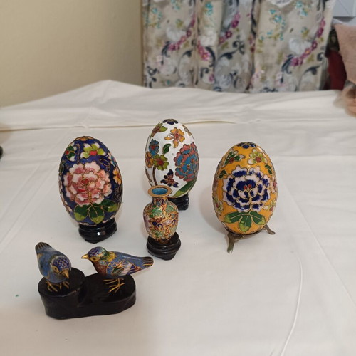 Cloisonne eggs with gold and birds