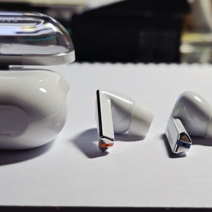 Samsung Galaxy Buds 3 Pro white like new