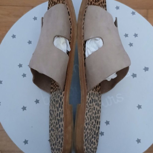 Makis Kotris flat leather sandals size 38 like new, beige