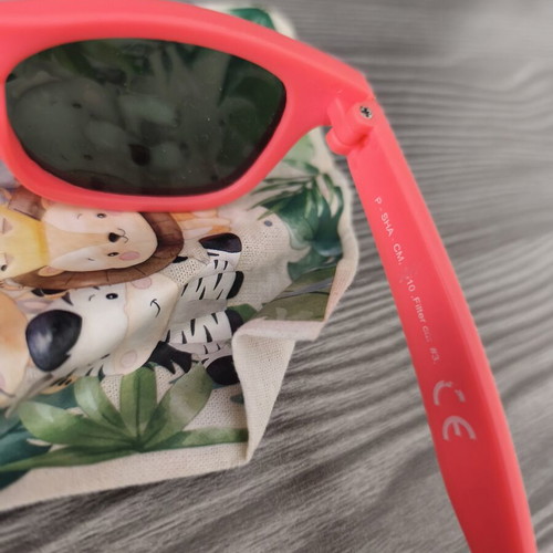 Unbreakable kids sunglasses like new, age 3-4, pink