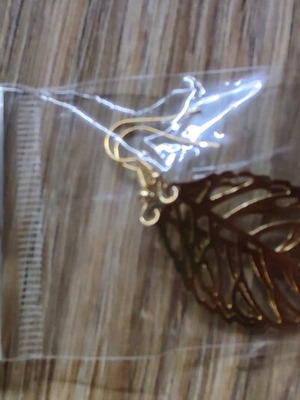 Jewelry earrings new in gold leaf design